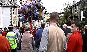 Crowd scene down hill